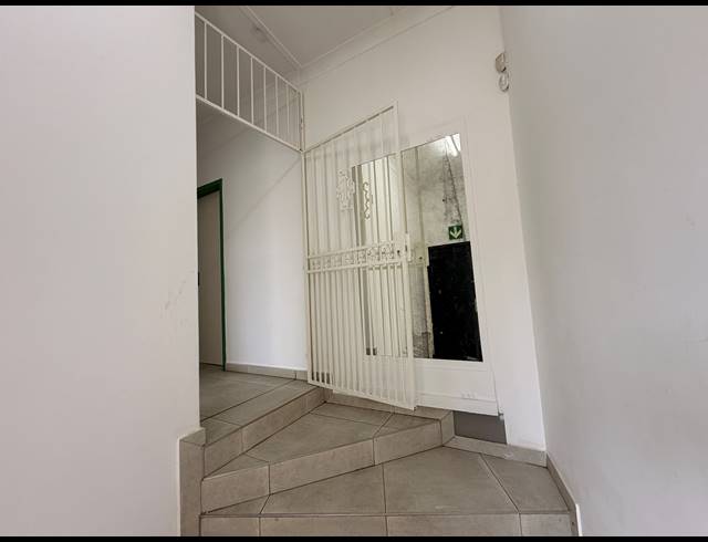 270M² OFFICE TO LET IN LIBRADENE